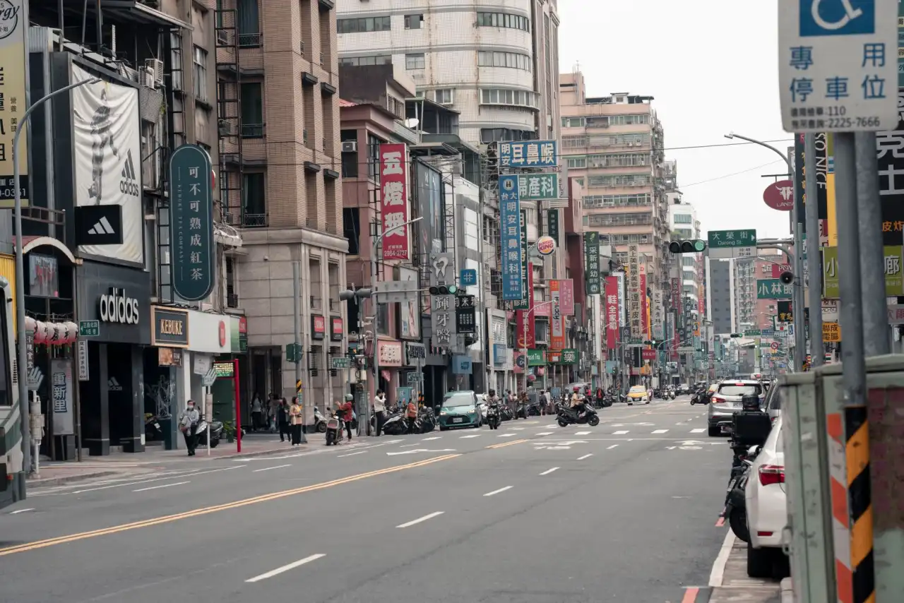2025年华北地区企业办公设备采购趋势与数码配件选型要点